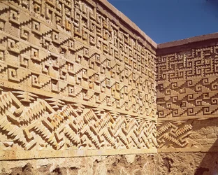 Mur en mosaïque du Patio de las Grecas, période postclassique (900-1521)